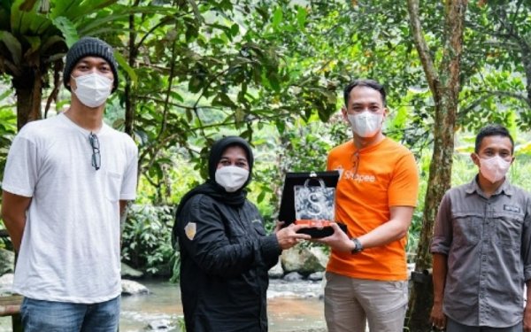 Bersama KLHK, Shopee Tanam Hutan Indonesia Dukung Kelestarian Alam di Kp. Ciwaluh, Jawa Barat