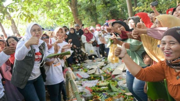 6 Ribu Kastrol Liwet untuk "Mapag Lengkah Anyar"