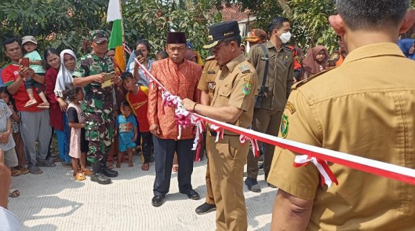 Bupati Bandung Resmikan 12 Kilometer Jalan di Kecamatan Paseh