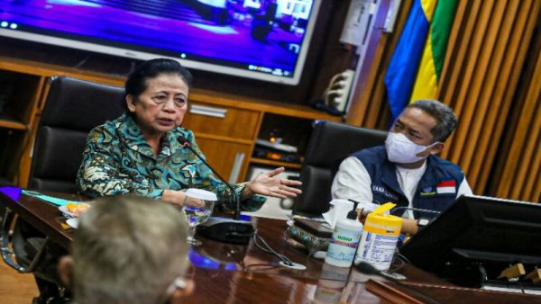 Ceu Popong: Kolaborasi di Kota Bandung Mantap!