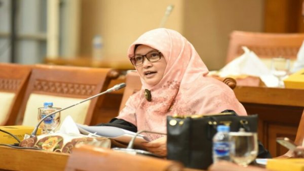 Legislator: Bansos Bukan Solusi Hadapi Kenaikan BBM
