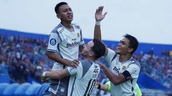 LIGA 1 |  Luis Milla, "Babak Kedua Persib Bermain Lebih Baik"