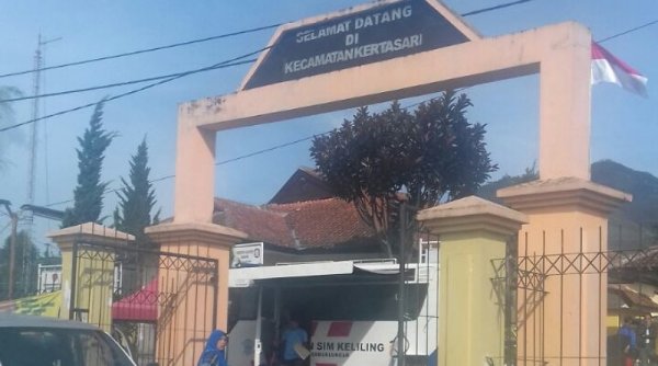 Camat Kertasari akan Menindak Tegas Pelaku Pungli Pelayanan KTP dan KK