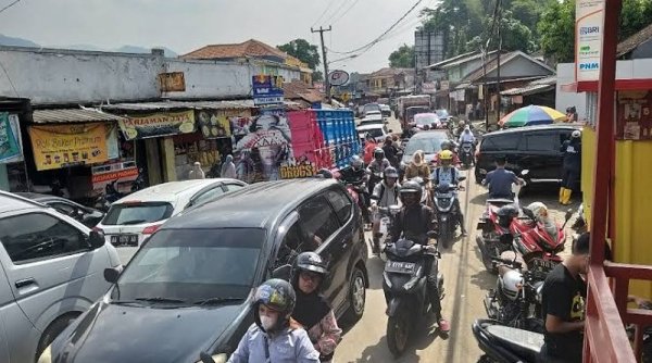 Arus Wisata Ciwidey Padat, One Way Diberlakukan