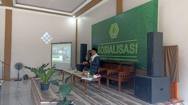 KH Eman Sulaeman Dikukuhkan Jadi Ketua Umum Da'i Hamida