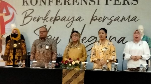 Ibu Negara akan Parade Kebaya Bersama Para Bakul dan Pesinden Jalanan