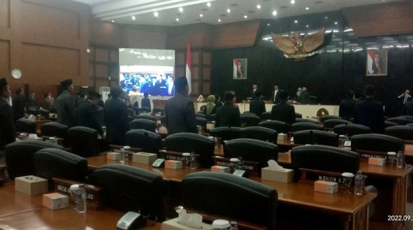 Banyak Kursi Anggota Dewan DPRD Jabar yang Kosong, Rapat Paripurna Terus Berjalan Hingga Korum