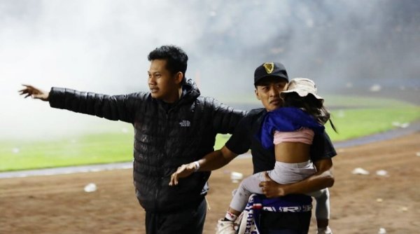 LIGA 1 | Data Korban dan Kronologi Terjadinya Kerusuhan Penonton di Stadion Kanjuruhan Malang