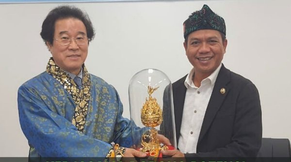 Hari ini, Bupati Bandung dan Putu Giriharja 3 Mengakhiri Pengenalan Wayang Golek di Korsel