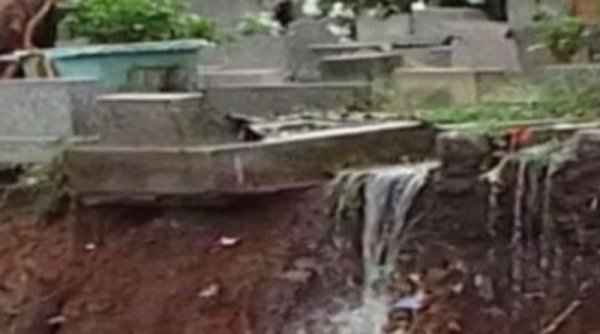 Digerus Air, 25 Makam di Sirnaraga Harus Dipindahkan