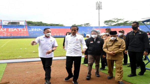 Pascatragedi Kanjuruhan, Jokowi Minta Menteri PUPR Audit Total Seluruh Stadion di Indonesia