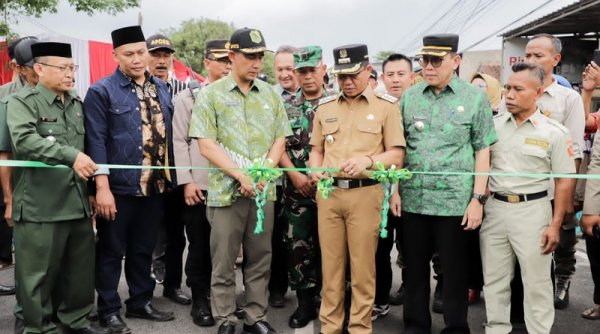 Kembali Bisa Digunakan Masyarakat, Bupati Bandung Resmikan Jembatan Cisangkuy