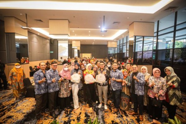 Kolaborasi Dekranasda Wilayah Bandung Raya Geliatkan Ekonomi Masyarakat