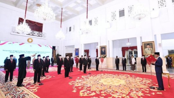 Presiden Jokowi Lantik Anggota Dewas dan Badan Pelaksana BPKH 2022-2027