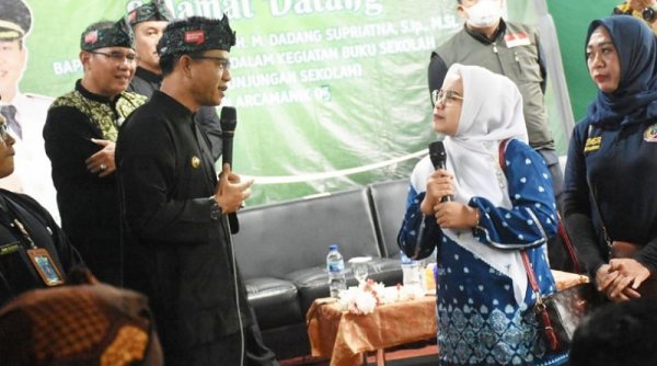 Kunjungi Desa Mekarmanik, Bupati Bandung Ungkap Sudah 50 Mahasiswa Menerima Program Besti