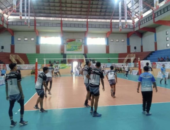 PORPROV XIV | Kabupaten Bekasi Raih Kemenangan Pertama pada Cabor Voli Putra