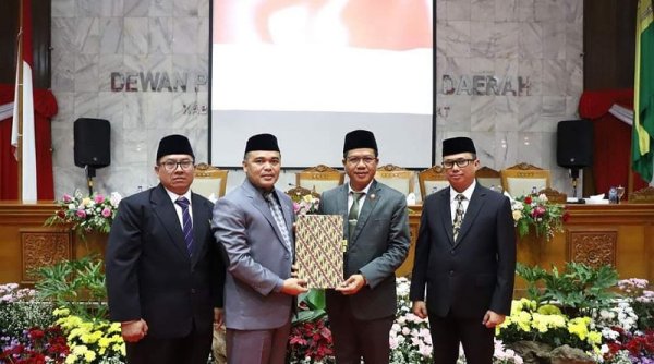 Bupati Bandung Sampaikan Propemperda Tahun 2023 ke DPRD untuk Dibahas