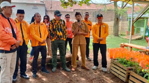 Kang Icak, "Alhamdulillah hari ini ribuan pohon bisa ditanam di Cibiru Wetan"
