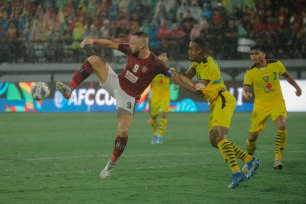 CATATAN SEPAK BOLA | Suara Hati Spaso dan Kompetisi Liga