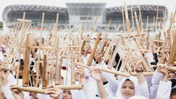 Festival Bandung Ulin Pecahkan Rekor Permainan Tradisional dengan Peserta Terbanyak