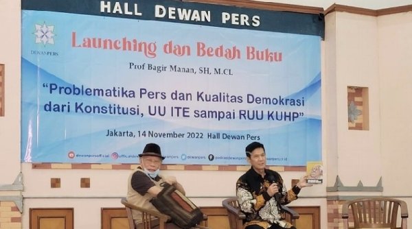 Prof. Bagir Manan Luncurkan Buku 'Problematika Pers dan Kualitas Demokrasi'