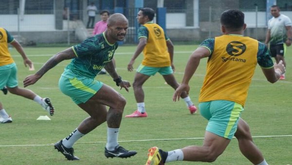 MAUNG BANDUNG | Sebelum Latihan Saksikan Rekaman Pertandingan