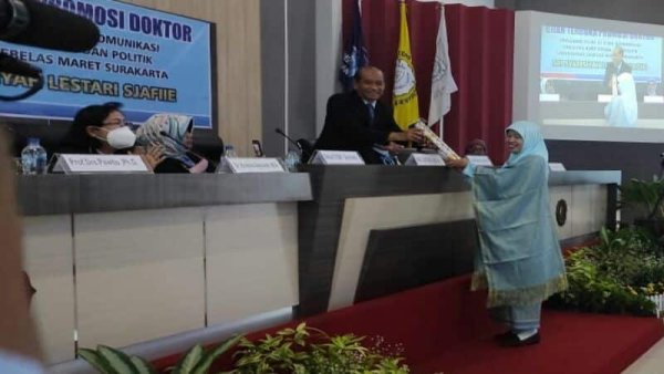 Penelitian Morfologi Budaya Jurnalisme Antarkan Sri Syamsiyah Raih Gelar Doktor 