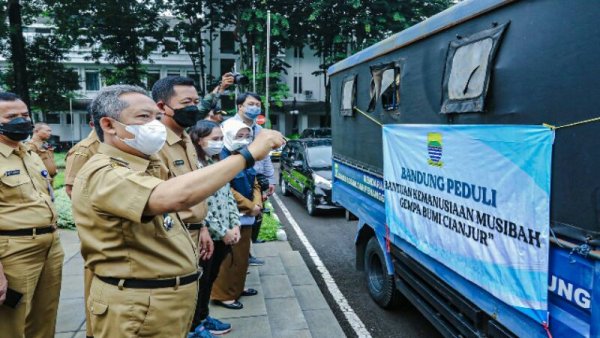 Pemkot Bandung Kirim Belasan Truk Bantuan untuk Korban Gempa Cianjur