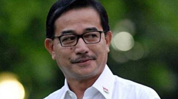 Ferry Mursyidan Baldan Jumat Siang Ditemukan Meninggal di Dalam Mobilnya