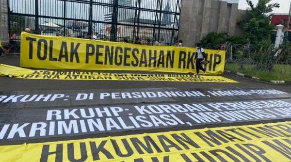 Suara Sebagian Masyarakat Tak Didengar, Pemerintah dan DPR RI Sahkan RKUHP