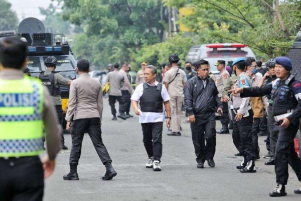 Ridwan Kamil Imbau Masyarakat Waspada dan Tetap Tenang Sikapi Bom Bunuh Diri Astanaanyar