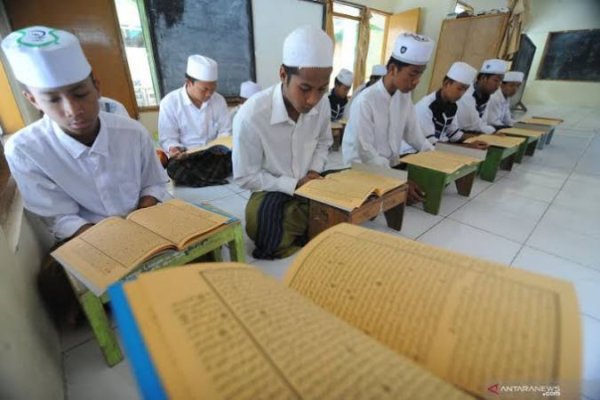 Keutamaan Guru dan Penuntut Ilmu Menurut Sabda Rasulullah