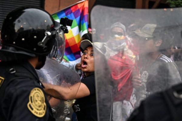 2 Orang Tewas dalam Demo Tuntut Pembebasan Mantan Presiden Peru
