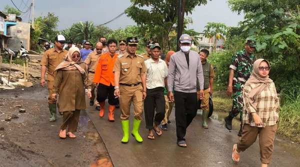 Bupati Bandung Tinjau Lokasi Bencana di Kecamatan Ciparay dan Bojongsoang