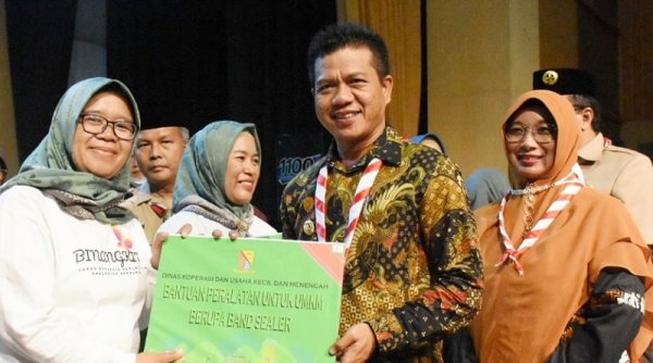 Pemkab Bandung Salurkan 96.736 Paket Sembako