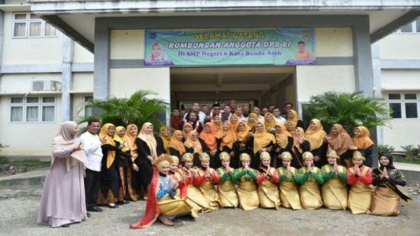 Sodik Mudjahid Dorong Pembentukan Pansus Penyelesaian Guru Honorer