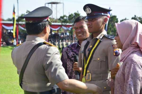 Yang Dipanggil Iqbal Lulusan Terbaik yang Datang Iqbal Kabid Humas Polda
