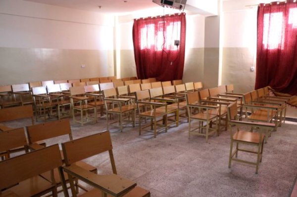 Taliban Kutip 'Kebanggaan Afghanistan' untuk Bela Larangan Universitas bagi Perempuan
