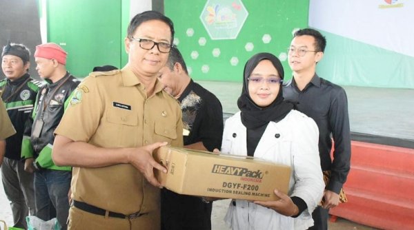 Gebyar Tahun Baru, Pesta Rakyat dan Pameran Produk UPPKS-UMKM Bangkitkan Ekonomi Masyarakat Lokal