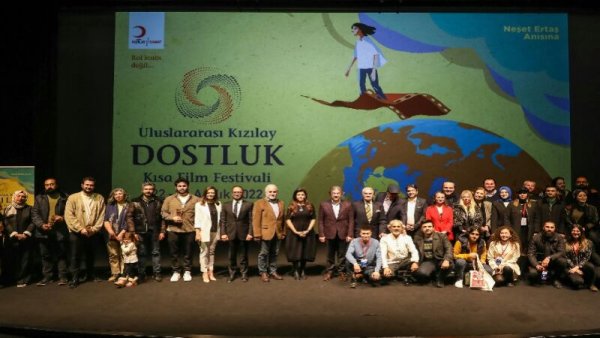 FILM | "Desert Lights" dan "Together, Alone" Film Terbaik Festival Film Pendek Persahabatan Bulan Sabit Merah