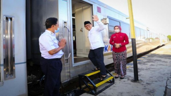 Gus Muhaimin Minta Kemenhub Kaji Ulang Wacana Pembedaan Tarif KRL