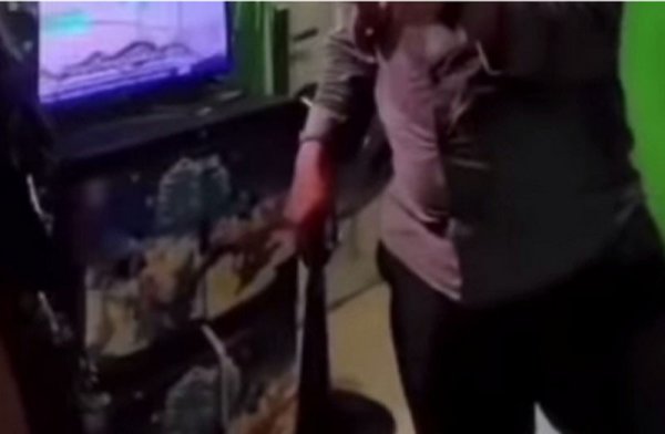 Jawaban Kocak Pria Selingkuh Ketika Kepergok dan Kena Labrak Sang Istri Bersama Wanita Selingkuhannya, Ini Dia...