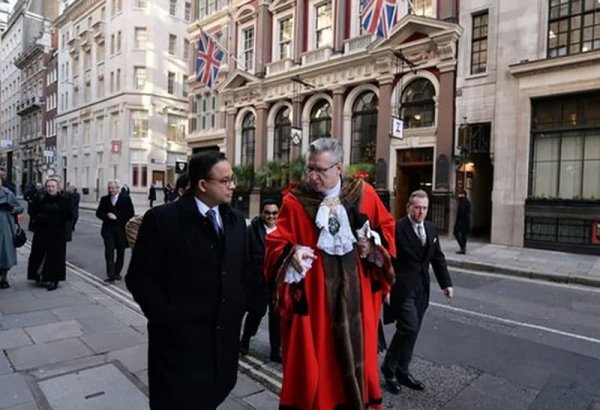 Anies Baswedan Hadiri Luncheon di Drapers Hall, City of London, Tukar Pikiran Tentang Prestasi dan Pengaruh, Inilah Baju Kebesaran yang Dikenakan