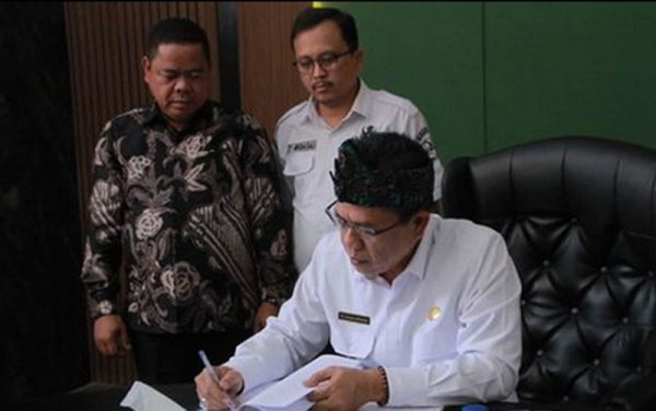 Bupati Bandung, Dadang Supriatna Tandatangani BGS, Pembangunan Pasar Sehat Banjaran, Tetapi Ada Kendala yang Harus Diselesaikan