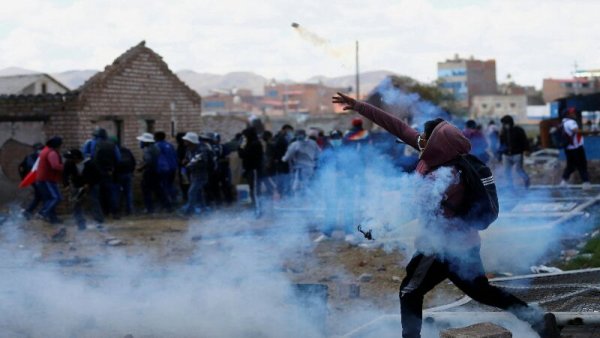 Setidaknya 17 Tewas dalam Bentrokan Baru Selama Demo Antipemerintah Peru