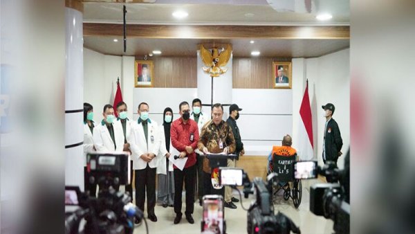 KPK Tahan Tersangka Penerima Suap Proyek di Papua