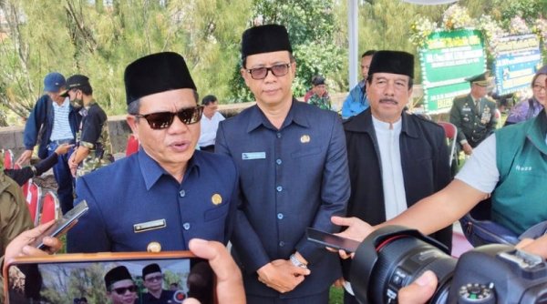 Wafat di Usia 100 Tahun, Pemakaman Sani Lupias Dihadiri Bupati Bandung