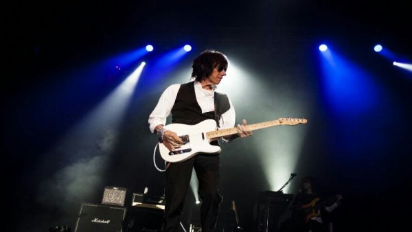 MUSIK | Dunia Rock 'n' Roll Berduka, Maestro Gitar Jeff Beck Meninggal Dunia