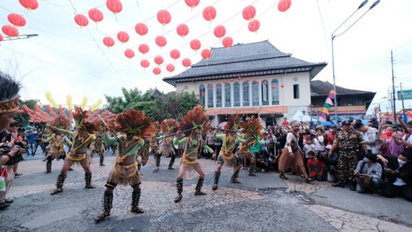 Warga Solo Lampiaskan Rindu Tonton Kirab Budaya Akulturasi "Gerebeg Sudiro"