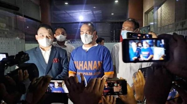 Terjerat Kasus KDRT, Ferry Irawan Akhirnya Ditahan di Mapolda Jatim